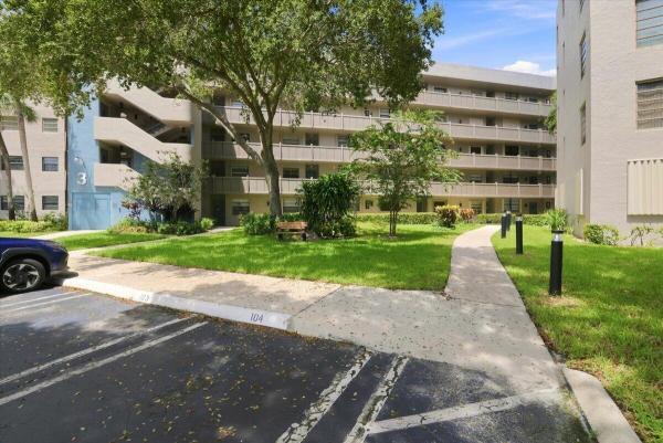 Colony Point, 1100 Colony Point Cir #121, Pembroke Pines, Florida 33026, image 3