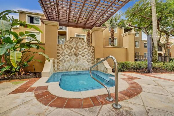 St Andrews At Nob Hill, 7940 N Nob Hill Rd #304, Tamarac, Florida 33321, image 2
