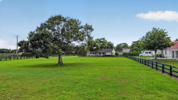 Palm Beach Little Ranches, 876 Cindy Circle Ln, Wellington, Florida 33414, image 1