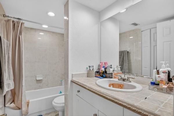 21895 Lake Forest Cir #201, Boca Raton, Florida 33433, image 2