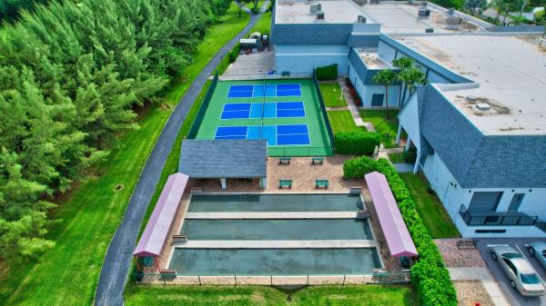Huntington Lakes 1, 14460 Strathmore Ln #704, Delray Beach, Florida 33446, image 1