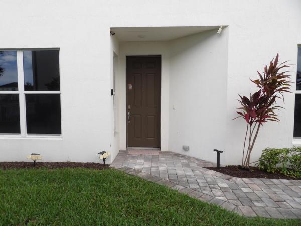 Ranchette Square, 6050 Praza Ln, Greenacres, Florida 33415, image 1