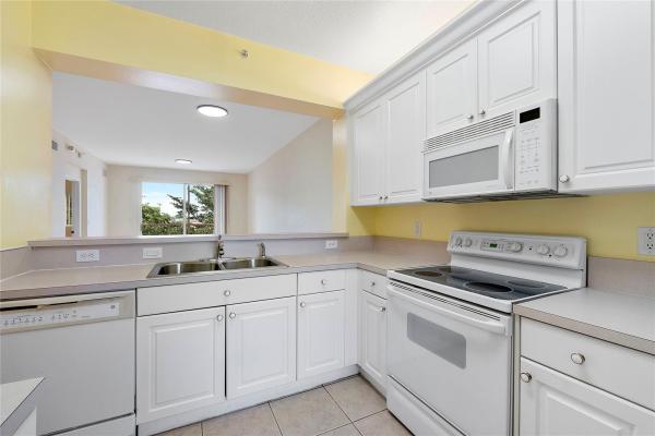 Yardley, 7765 Yardley Dr #403, Tamarac, Florida 33321, image 3