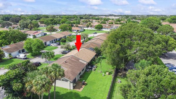 Lakewood On The Green, 5380 Lakewood Cir S #B, Margate, Florida 33063, image 1