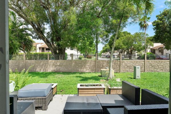 Lakewood On The Green, 5380 Lakewood Cir S #B, Margate, Florida 33063, image 3