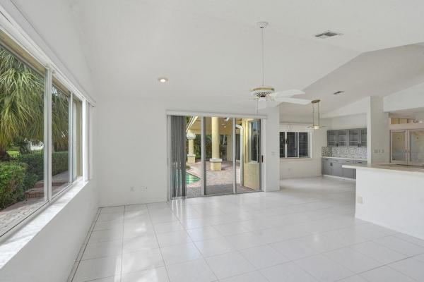 Camelot Lakes, 11340 Lake Shore Dr, Cooper City, Florida 33026, image 2