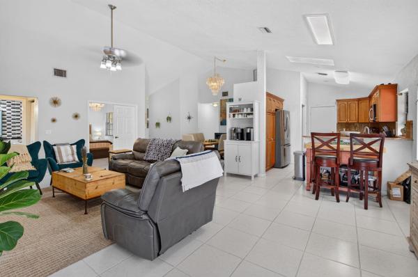 Cambridge At Aberdeen, 6851 Bitterbush Pl, Boynton Beach, Florida 33472, image 2