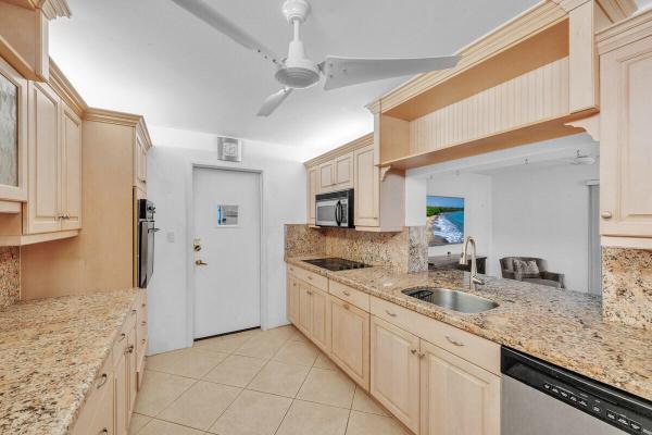 Del Rio, 446 Santa Fe Rd, West Palm Beach, Florida 33406, image 2