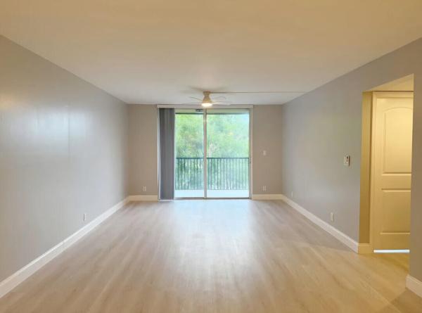 Rolling Hills Golf And Tennis Club, 3300 W Rolling Hills Cir #410, Davie, Florida 33328, image 2