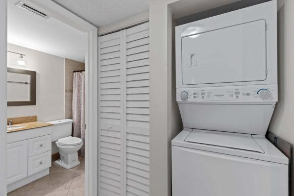 Lake Windwood, 2600 Greenwood Ter #210, Boca Raton, Florida 33431, image 2