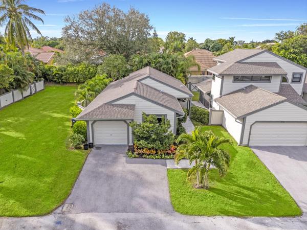 Bedford Mews At Wellington, 2474 Bedford Mews Dr, Wellington, Florida 33414, image 3