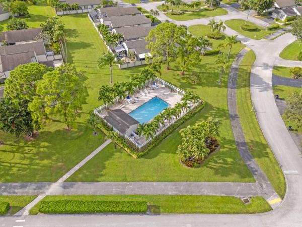 Bedford Mews At Wellington, 2474 Bedford Mews Dr, Wellington, Florida 33414, image 1