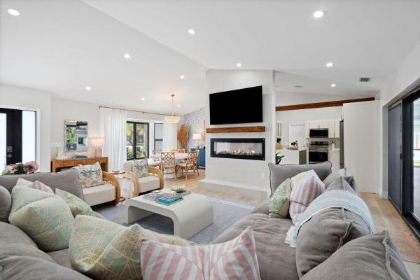 14 SE Paddock Cir, Tequesta, Florida 33469, image 3