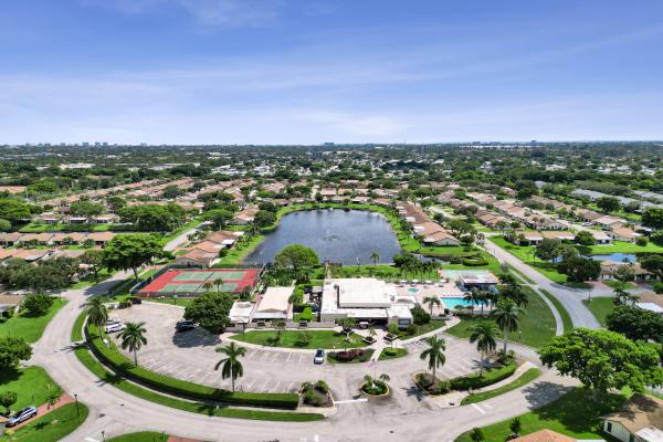 The Meadows Of Crystal Lake, 2129 SW 17th Cir, Deerfield Beach, Florida 33442, image 3
