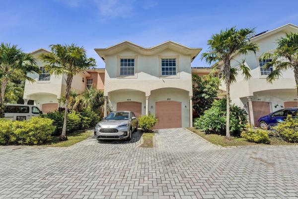 852 NW 9th St, Hallandale Beach, Florida 33009, image 2