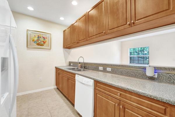 852 NW 9th St, Hallandale Beach, Florida 33009, image 3