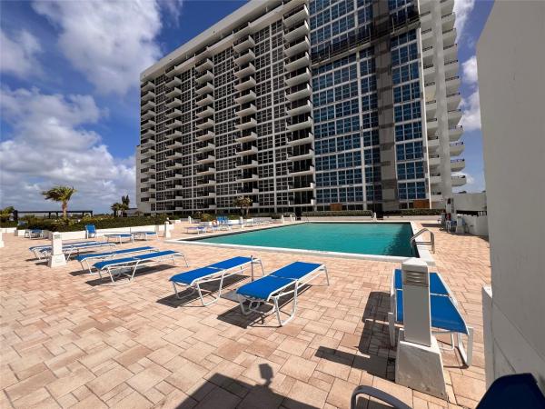 Silver Thatch Atlantic Plaza, 531 N Ocean Blvd #1711, Pompano Beach, Florida 33062, image 3