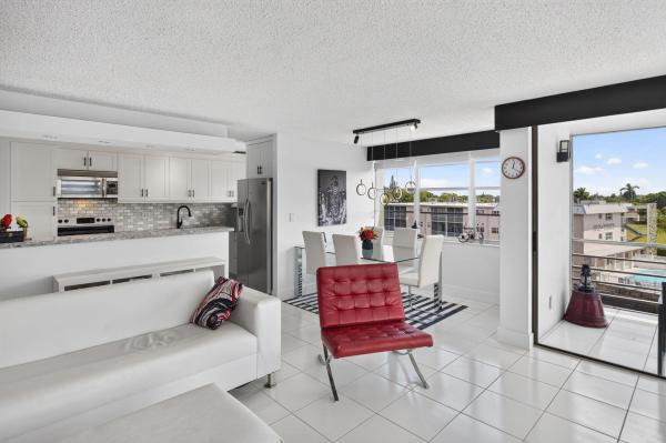 Watergate, 2741 Taft St #410, Hollywood, Florida 33020, image 1