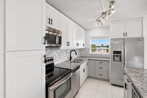 Watergate, 2741 Taft St #410, Hollywood, Florida 33020, image 3