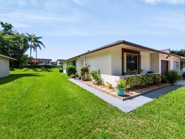 Palm Hill Villas, 4948 Regina Ct, West Palm Beach, Florida 33415, image 1