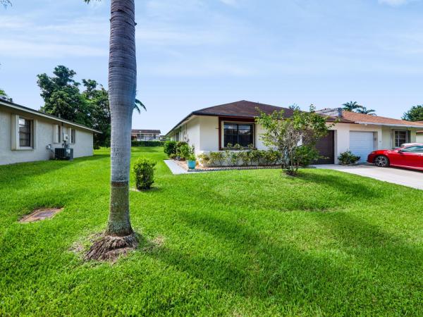 Palm Hill Villas, 4948 Regina Ct, West Palm Beach, Florida 33415, image 2