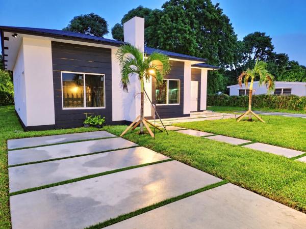 10220 SW 170th Ter, Unincorporated Dade County, Florida 33157, image 1