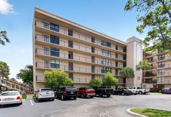 Boca Bayou, 12 Royal Palm Way #5010, Boca Raton, Florida 33432, image 2