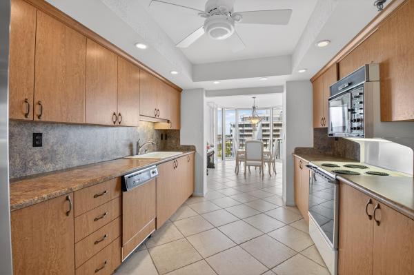 Trafalgar Of Highland Beach, 2917 S Ocean Blvd #902, Highland Beach, Florida 33487, image 2