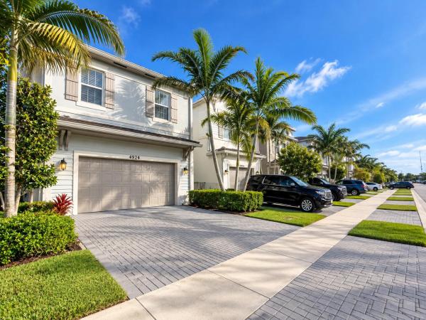 Hidden Trails, 4924 NW 48th Ter, Tamarac, Florida 33319, image 2