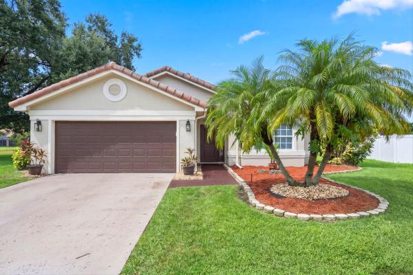 Colors At Rainbow Lakes, 5851 Amethyst Ct, Boynton Beach, Florida 33472, image 2