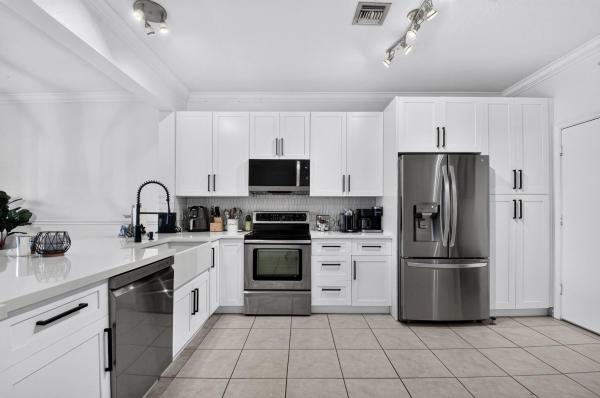 Pine Lake, 1074 Woodfield Rd, Greenacres, Florida 33415, image 2