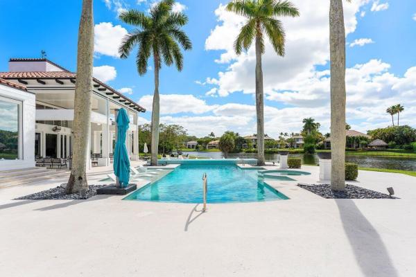 Frenchman's Creek Beach & Country Club, 13101 Monet Ln, Palm Beach Gardens, Florida 33410, image 1