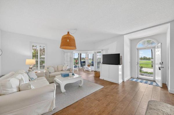391 NE Plantation Rd #215, Fort Pierce, Florida 34996, image 1
