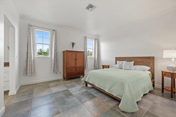 Yacht Harbor Manor, 1211 Singer Dr, Riviera Beach, Florida 33404, image 3