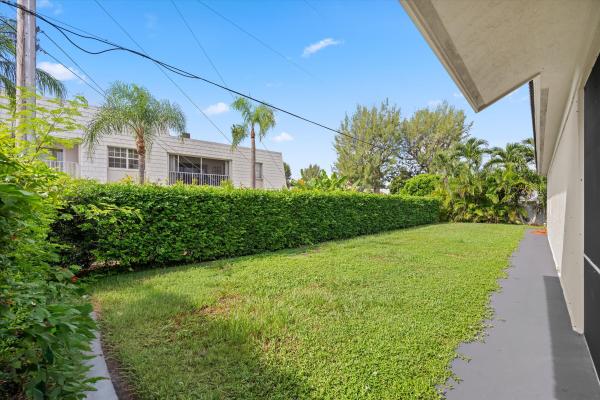 Yacht Harbor Manor, 1211 Singer Dr, Riviera Beach, Florida 33404, image 1