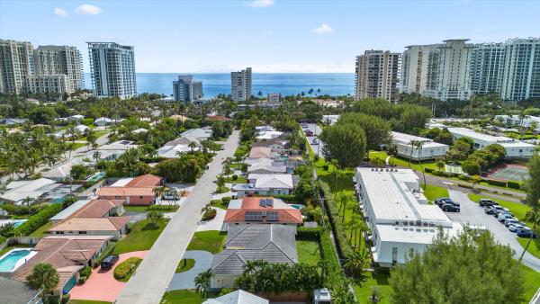 Yacht Harbor Manor, 1211 Singer Dr, Riviera Beach, Florida 33404, image 2