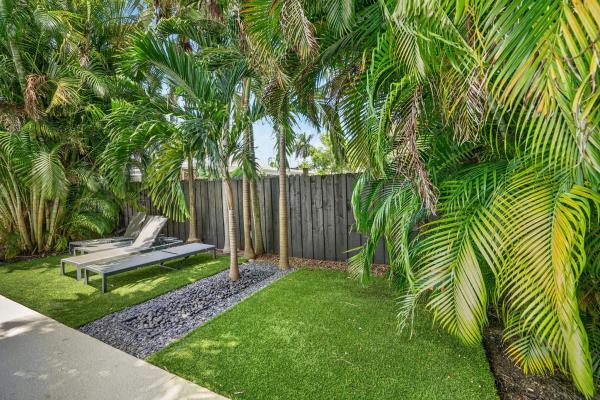 Poinciana Park, 26 NE 3rd St, Dania Beach, Florida 33004, image 1