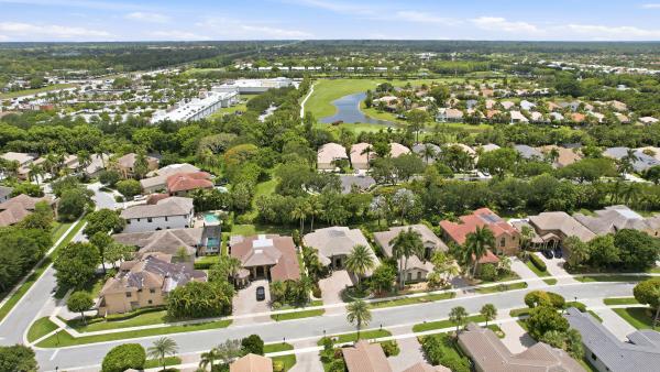 Versailles At Wellington, 10340 Trianon Pl, Wellington, Florida 33449, image 2