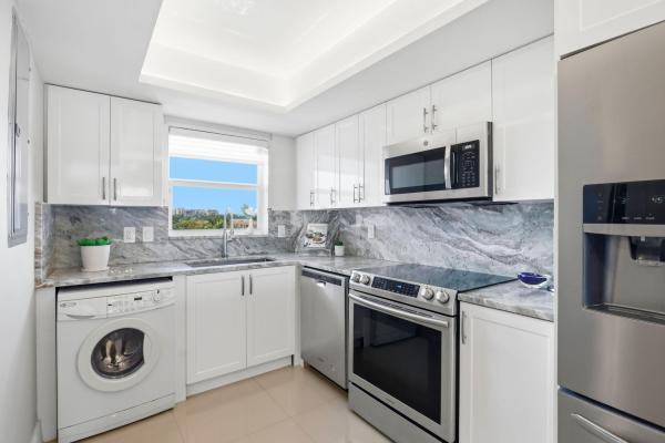 Newth Gardens, 1040 Banyan Rd #504C, Boca Raton, Florida 33432, image 3