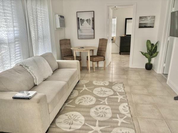 Lake Worth Town, 17 S D St #1, Lake Worth Beach, Florida 33460, image 1