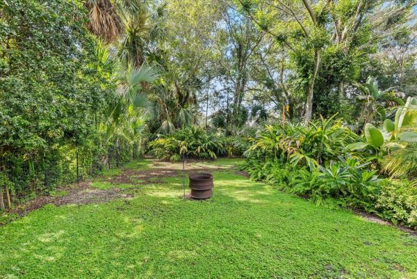 Regina Palms, 351 Baysinger Ave, Fort Pierce, Florida 34982, image 2