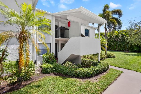 12790 Briarlake Dr #103, Palm Beach Gardens, Florida 33418, image 1