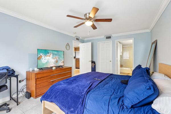 Pine Crest Village At Victoria Park, 150 NE 15th Ave #138, Fort Lauderdale, Florida 33301, image 3
