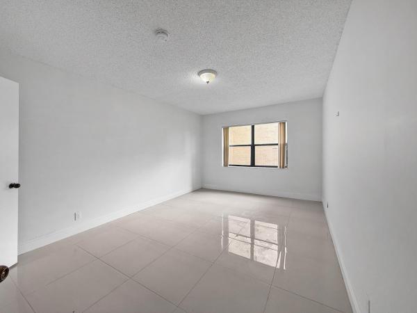 Las Vistas At Doral, 8290 Lake Dr #250, Doral, Florida 33166, image 2