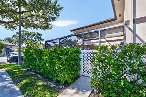 Stamford At Royal Palm Beach, 42 Essex Ct #B, Royal Palm Beach, Florida 33411, image 3