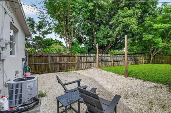 Lake Worth Town, 504 N E St, Lake Worth Beach, Florida 33460, image 2