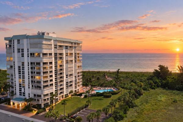 Aquanique Ocean Club, 2700 N Highway A1a #1004, Fort Pierce, Florida 34949, image 1