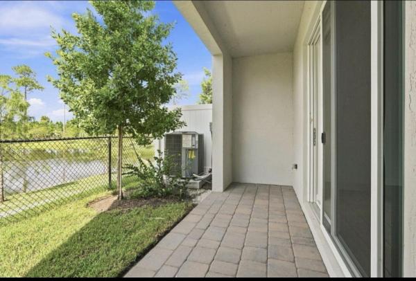 151 Lakeside Lndg, Royal Palm Beach, Florida 33411, image 2