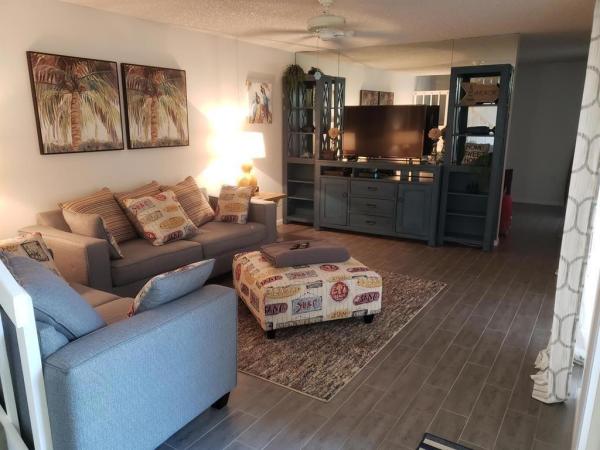 Glenwood Townhomes, 1418 14th Ter, Palm Beach Gardens, Florida 33418, image 2