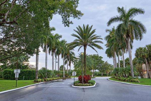 Country Club Village, 16500 Golf Club Rd #301, Weston, Florida 33326, image 3